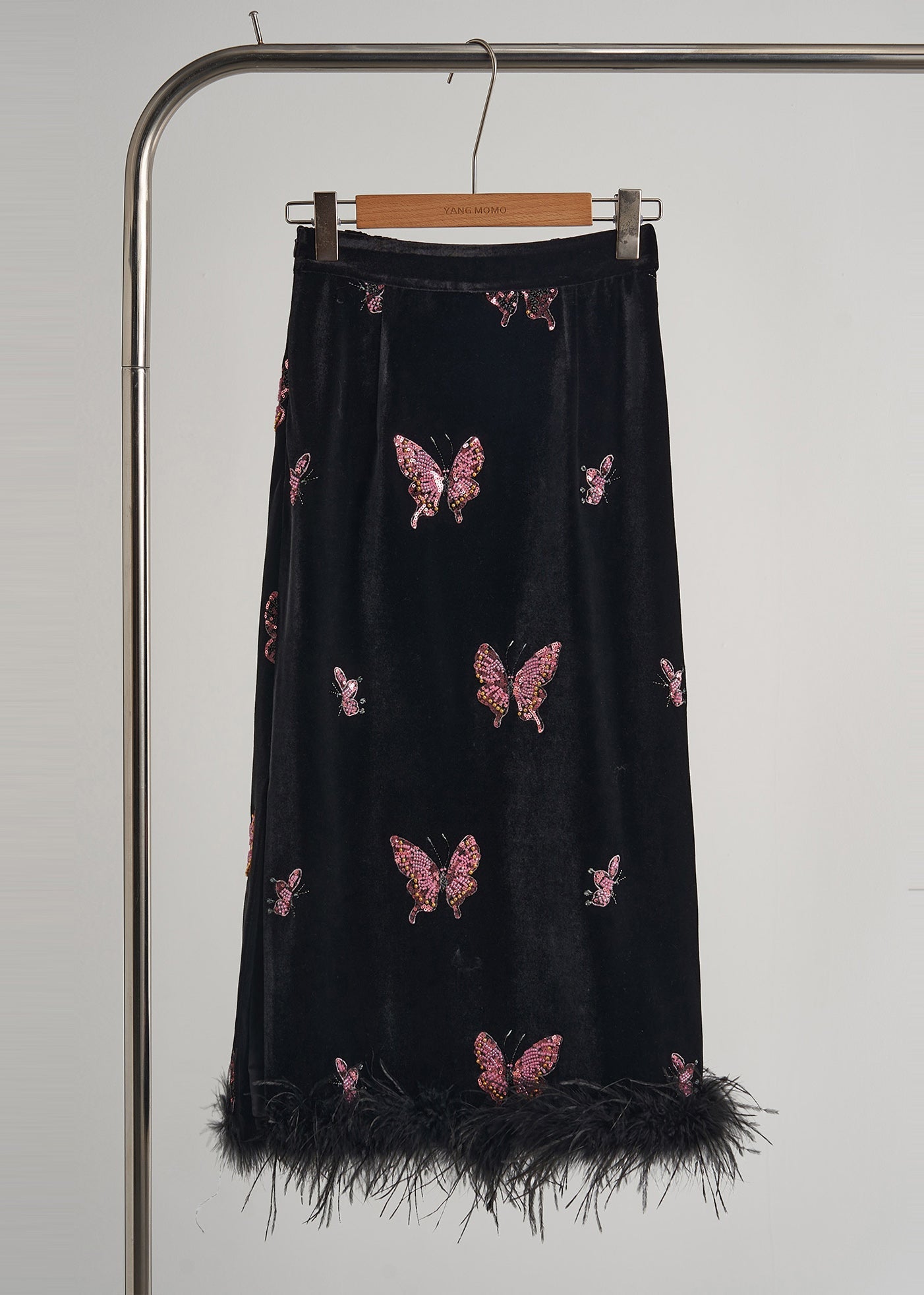 Wunderschönes zweiteiliges Set aus schwarzem Schmetterlings-Patchwork aus Federn und Seide/Samt für Damen, Frühlingsmode