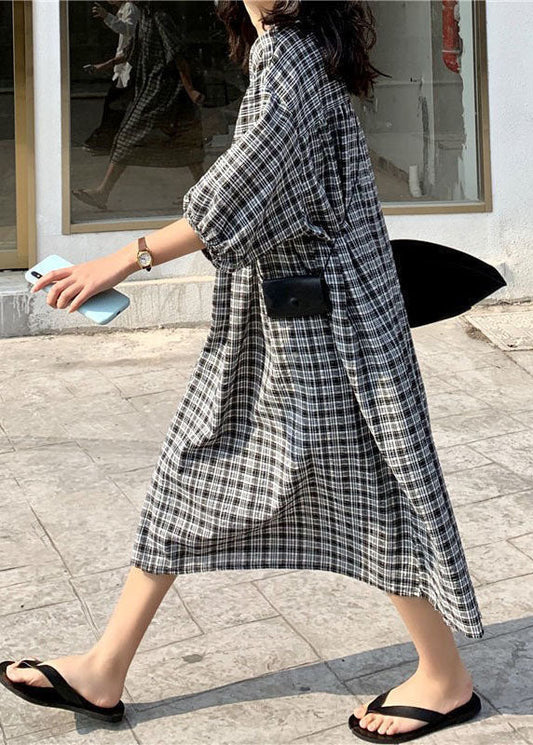 Schöne schwarze, karierte Maxikleider aus Baumwolle mit halben Ärmeln