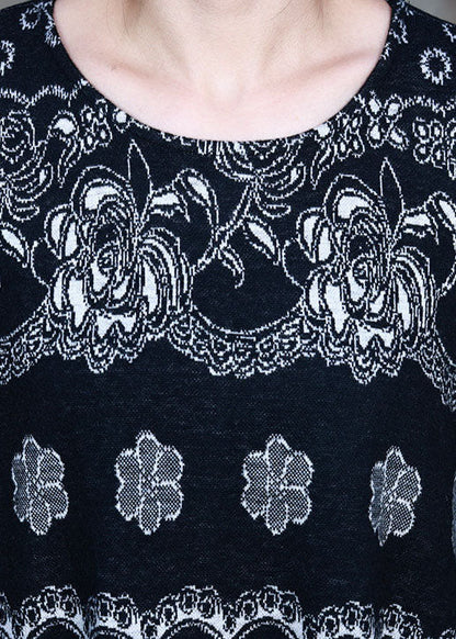 Wunderschönes schwarzes Langarmkleid mit Strickmuster für den Herbst