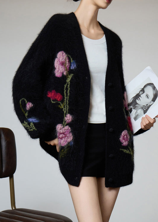Hermoso abrigo de punto negro con cuello en V bordado para primavera