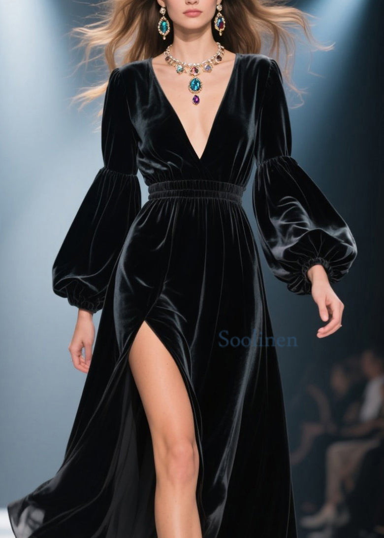 Hermoso vestido largo de terciopelo negro con escote en V y abertura lateral para primavera
