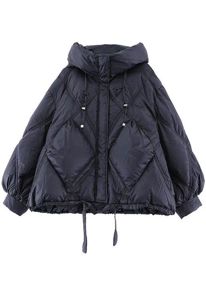 Schöne schwarze Kapuzenjacke mit lockerem Reißverschluss und warmer Winter-Daunenjacke