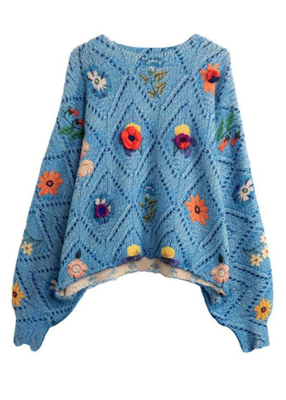 Wunderschöner blauer Baumwollstrickpullover mit Blumenmuster und Fledermausärmeln