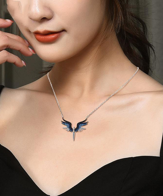 Wunderschöne Halskette mit Flügelanhänger aus Metall mit blauem Zirkon