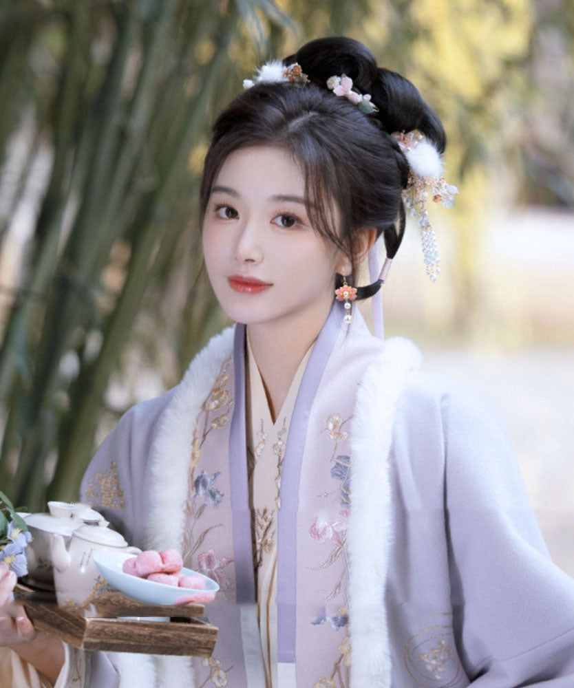 Hermosos aretes colgantes florales con perlas acrílicas doradas y cobre en bloques de color