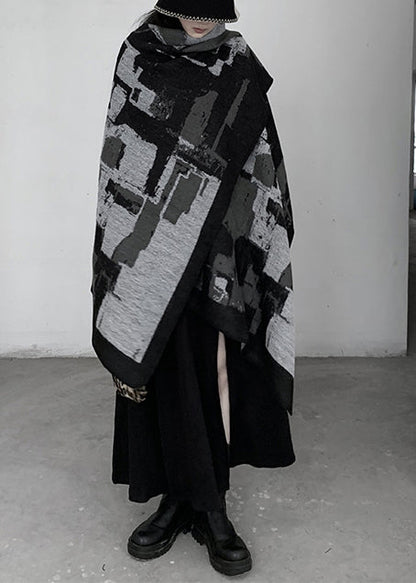 Wunderschöner grauer Oversize-Strickschal mit Print