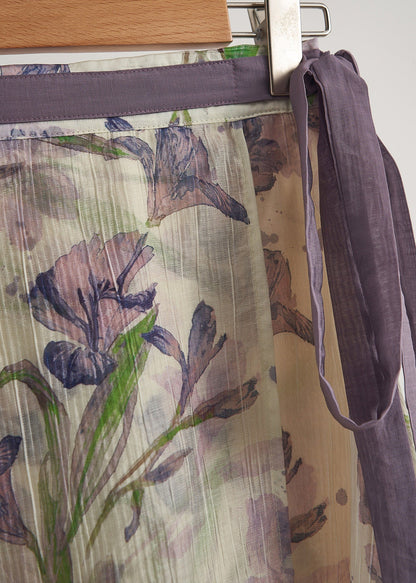 Wunderschönes zweiteiliges Set aus lavendelfarbenem Tüll mit Cut-Out-Schultern und Print für den Sommer