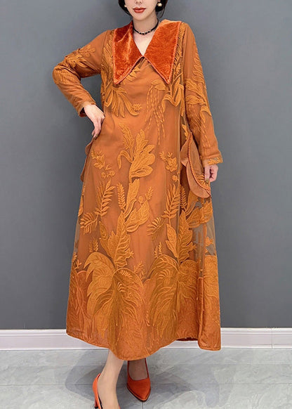 Wunderschönes orangefarbenes, besticktes Kleid aus dickem Tüll mit Matrosenkragen für den Winter