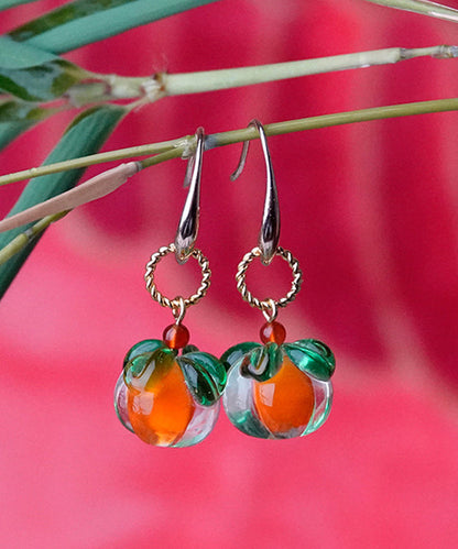 Hermosos aretes colgantes de ágata esmaltada coloreada y dorada en plata esterlina naranja
