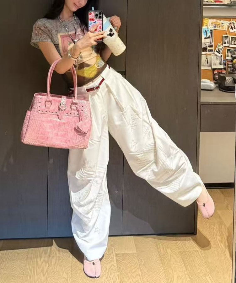 Wunderschöne pinkfarbene Nieten-Schultertaschen aus robustem Kunstleder