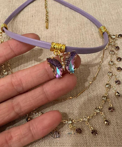 Wunderschöne Halskette mit Anhänger aus violetter Legierung mit Kristallquaste