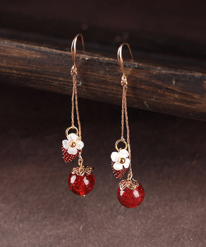 Hermosos aretes colgantes de flor de concha de fresa con esmalte cloisonné de cobre rojo