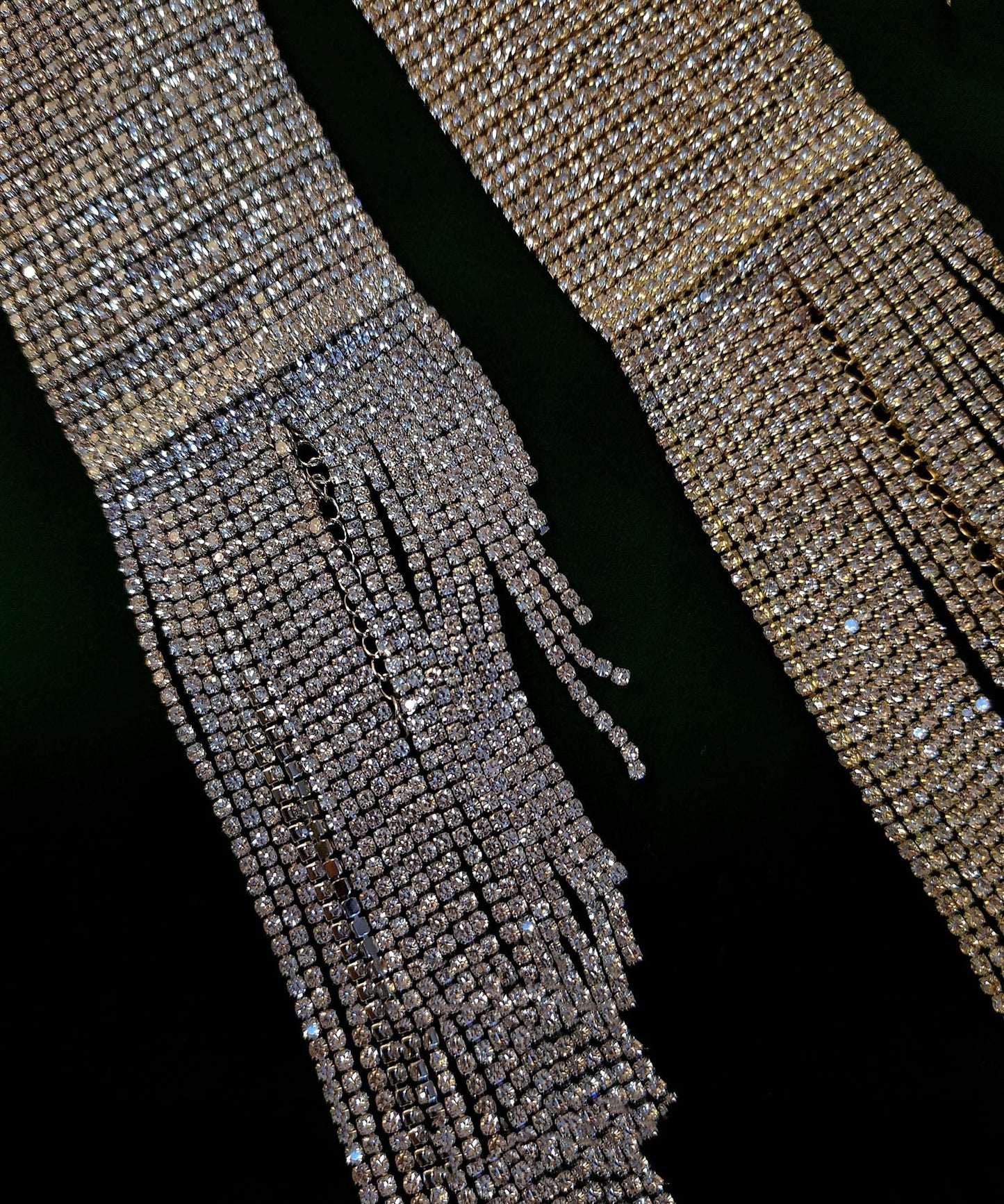 Wunderschönes Seidenarmband mit Zirkonia-Quaste