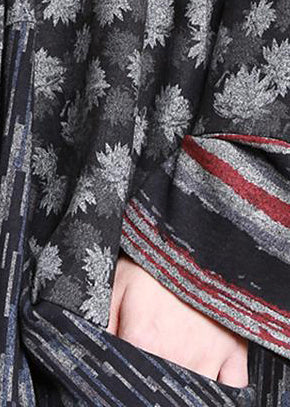 Wunderschönes Tunikakleid aus Baumwolle. Feines Vintage-Maxikleid mit unregelmäßigem Schlitz und Drapierung für Damen