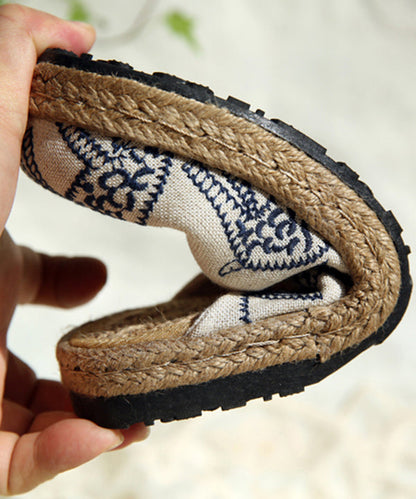 Bequeme Slide-Sandalen aus besticktem Baumwollstoff in Beige