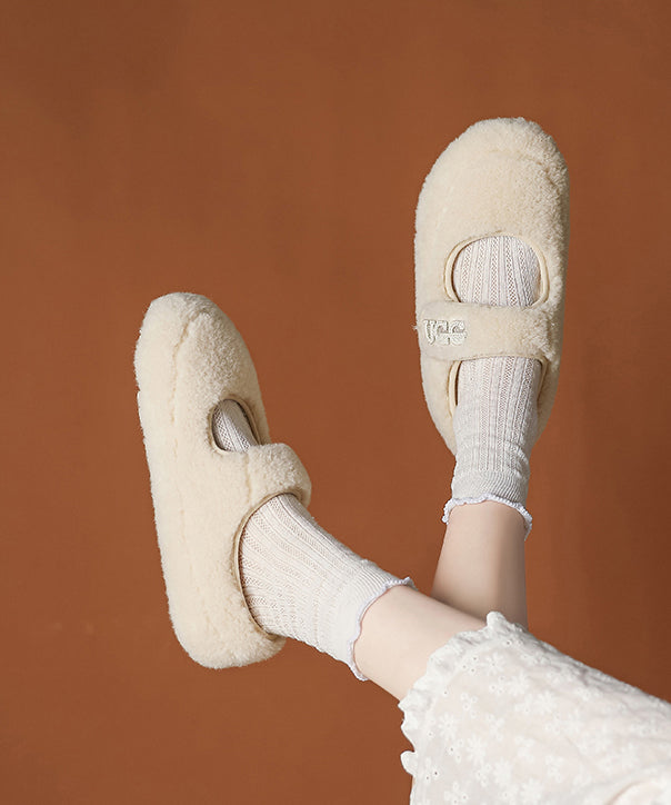Zapatos planos de piel sintética beige con forro de lana afelpada para mujer