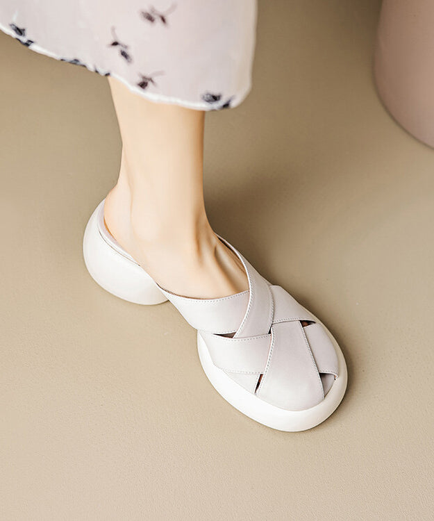 Beige Boutique Slide Sandalen aus dickem Rindsleder mit Aussparungen