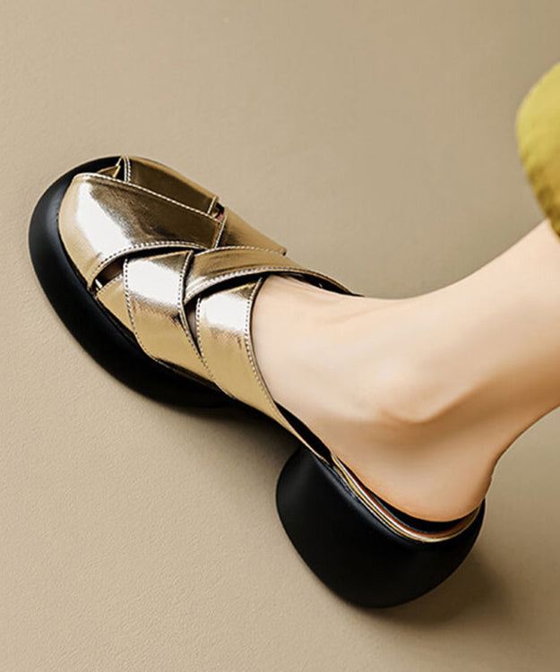 Beige Boutique Slide Sandalen aus dickem Rindsleder mit Aussparungen