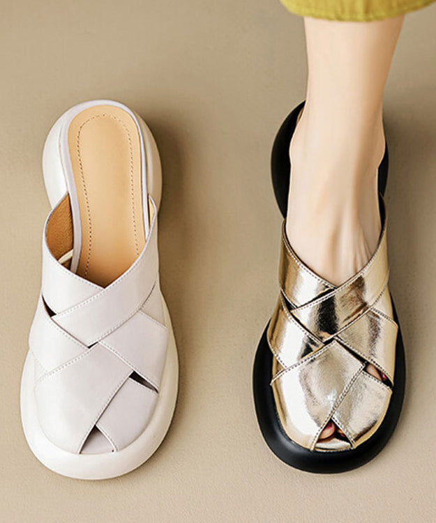Beige Boutique Slide Sandalen aus dickem Rindsleder mit Aussparungen