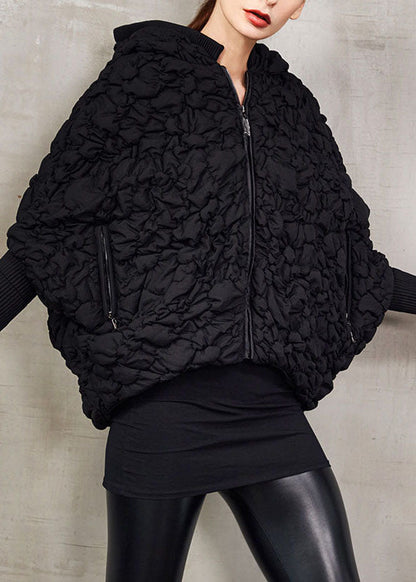 Schwarze Fledermausflügelärmel Entendaunen Pufferjacke mit Kapuze für den Winter