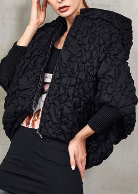 Schwarze Fledermausflügelärmel Entendaunen Pufferjacke mit Kapuze für den Winter