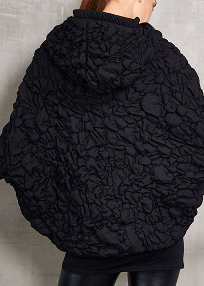 Schwarze Fledermausflügelärmel Entendaunen Pufferjacke mit Kapuze für den Winter