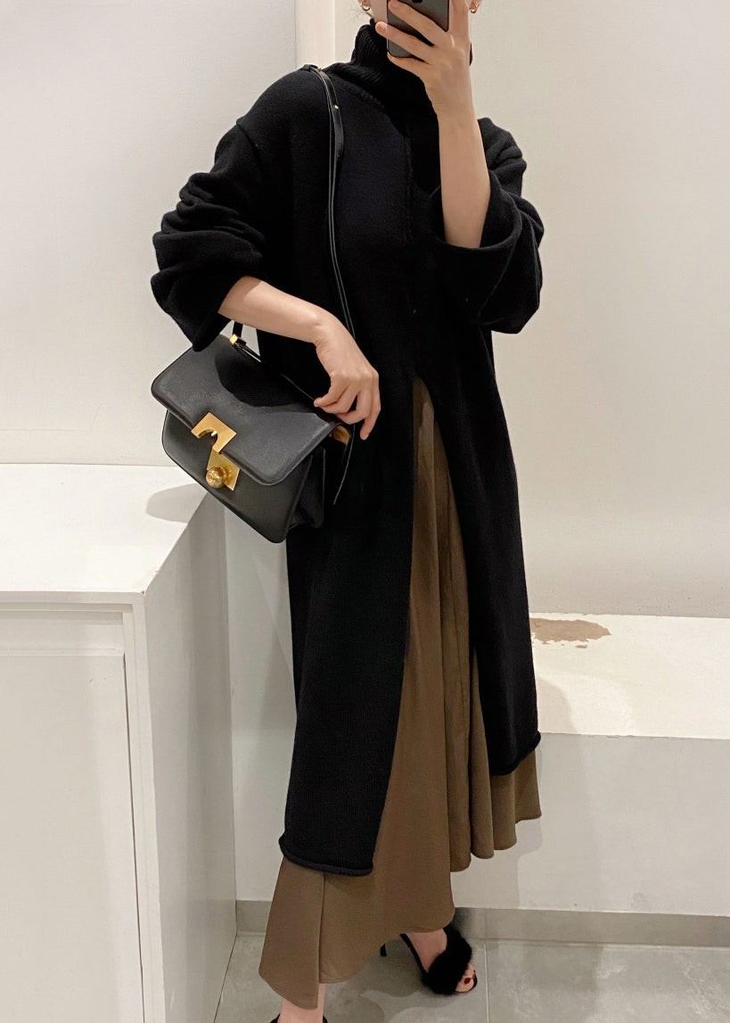 Schwarzer, vorne offener, einfarbiger Strickpullover mit Rollkragen, Winterkleid