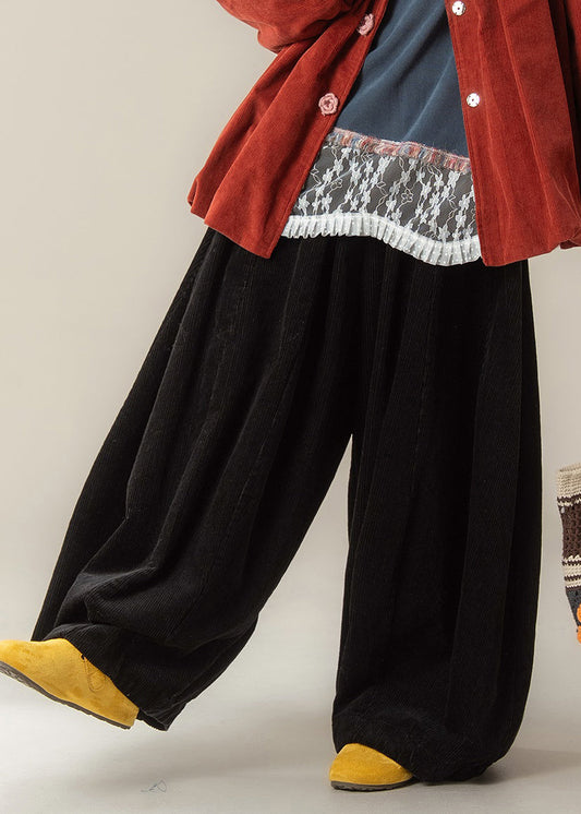 Schwarze, bequeme Cordhose von Original Design mit hohem Bund für den Winter