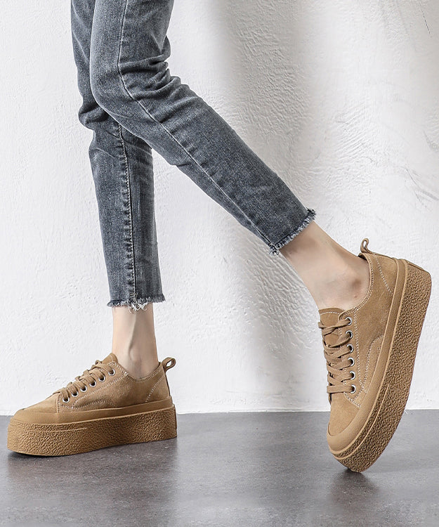 Schwarze Plateau-Wildleder-Freizeitschuhe mit Schnürung