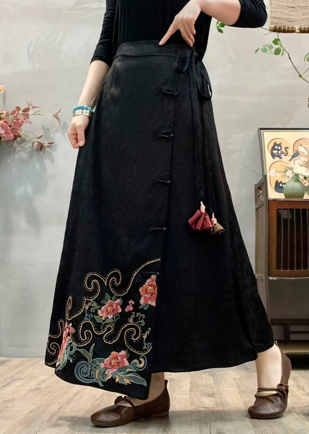 Black Pockets Silk Skirt Embroidered Oriental Button Fall