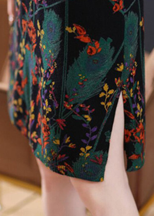 Vestido midi de punto acogedor con estampado negro, cuello redondo y manga larga