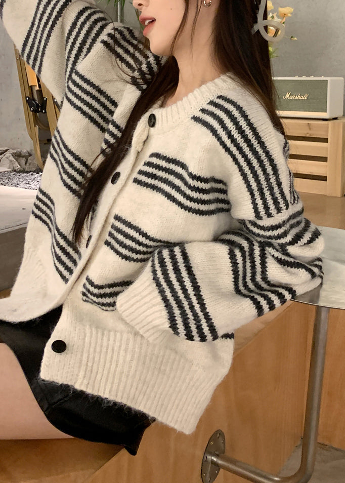 Schwarzer, gestreifter Cardigan aus Baumwollstrick mit Knöpfen, Frühling