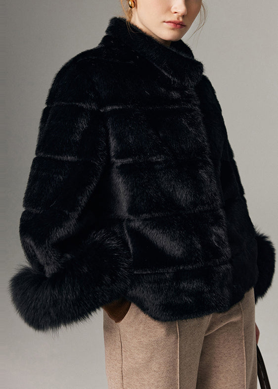 Schwarzer, warmer Fuchspelz-Patchwork-Nerz-Samtmantel mit Stehkragen für den Winter