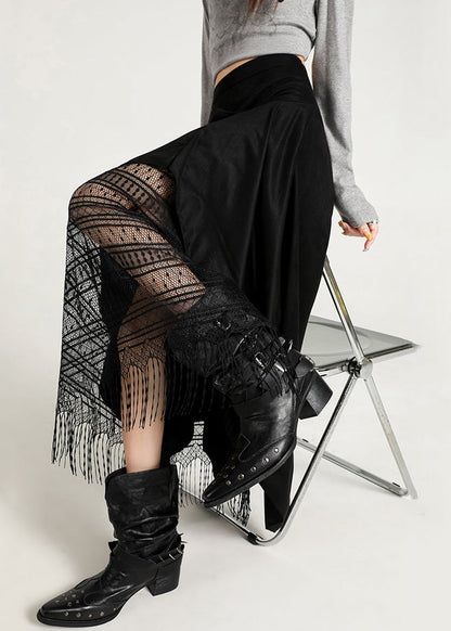 Schwarzer asymmetrischer Rock aus Kunstwildleder mit Reißverschluss und Quasten aus Spitze