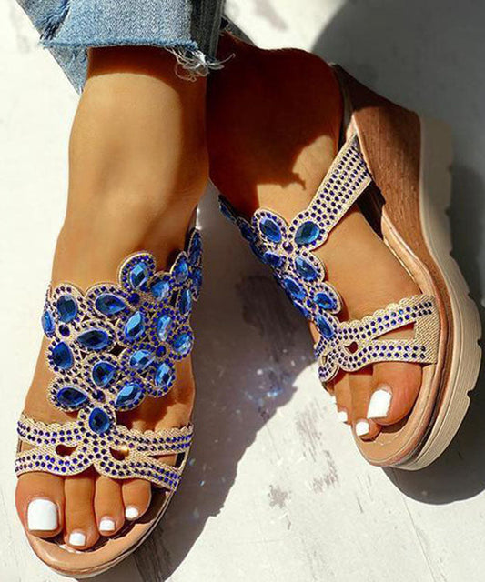 Blaue Edelstein-Sandalen mit hohem Keilabsatz aus Kunstleder 2022 mit Peep-Toe-Schiebe
