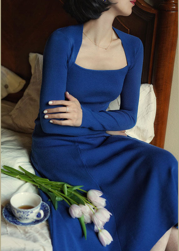 Blaues Strickkleid in A-Linie mit quadratischem Kragen und extra großem Saum