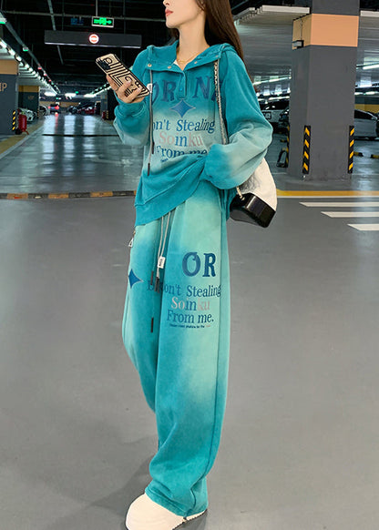 Conjunto de dos piezas de sudadera y pantalón con letras azules de forro polar cálido con capucha