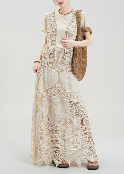 Sommerliches Set aus Weste, Rock und Rock mit aprikosenfarbenem Lochmuster und Blumenmuster