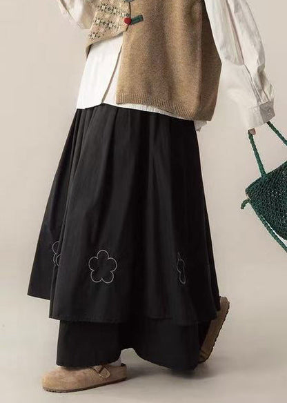 Boho-Rock aus schwarzer, bestickter Baumwolle im Lagenlook für den Frühling