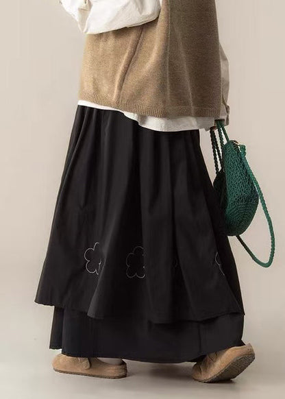 Boho-Rock aus schwarzer, bestickter Baumwolle im Lagenlook für den Frühling