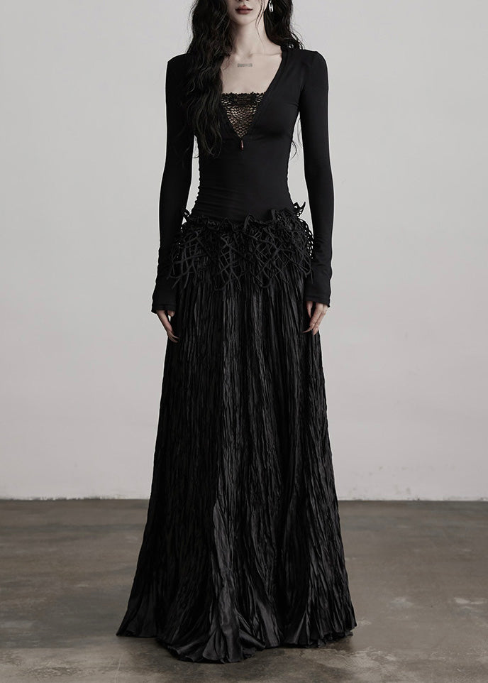 Schwarzer, gebräunter Abendrock im Boho-Stil mit extra weitem Saum und Falten – perfekt für den Frühling