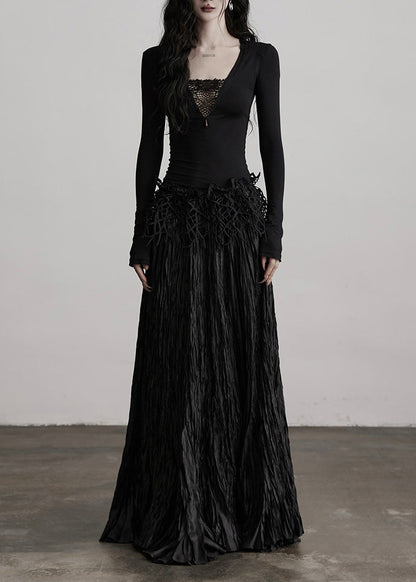 Schwarzer, gebräunter Abendrock im Boho-Stil mit extra weitem Saum und Falten – perfekt für den Frühling