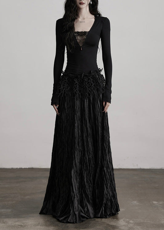 Schwarzer, gebräunter Abendrock im Boho-Stil mit extra weitem Saum und Falten – perfekt für den Frühling