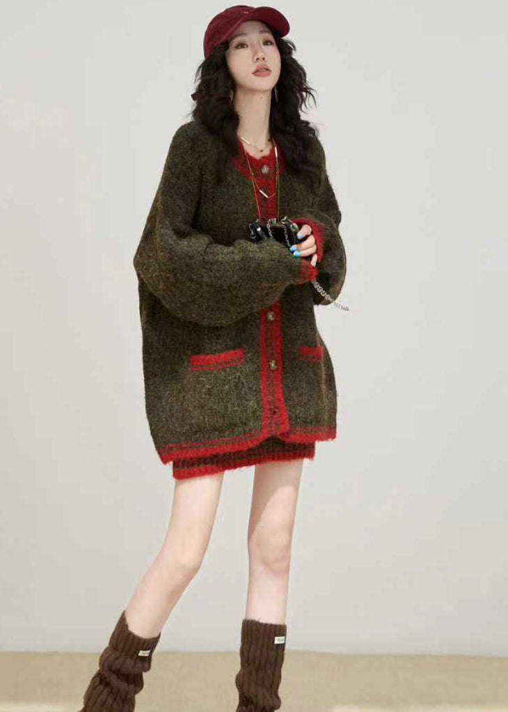 Zweiteiliges, locker gestricktes Set aus braunem, dickem Strick mit Taschen im Boho-Stil für den Winter