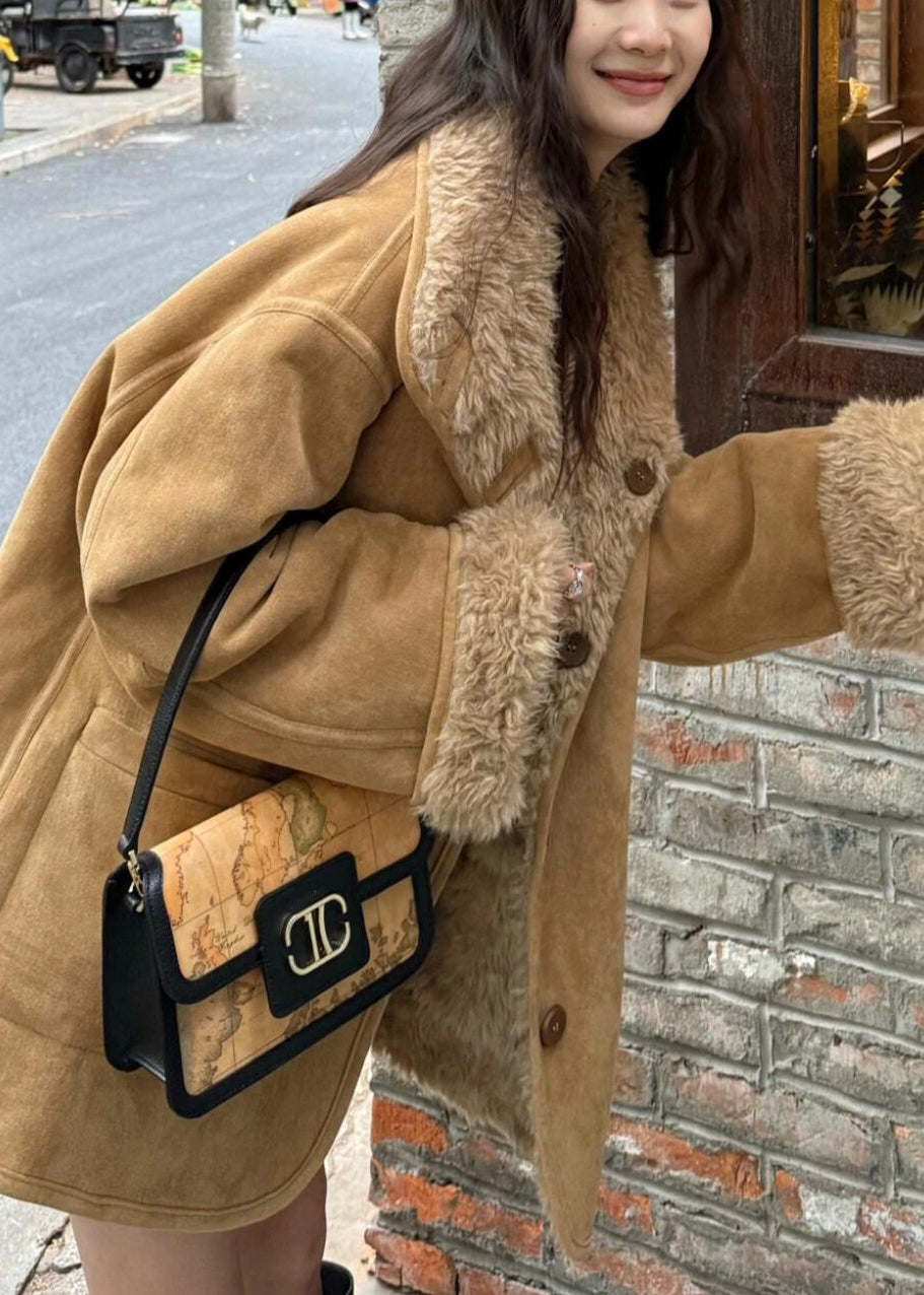 Gabardina bohemia de color caqui con forro polar en ambos lados para invierno