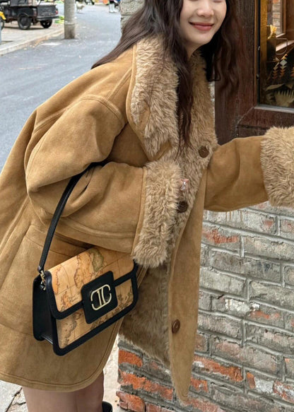 Gabardina bohemia de color caqui con forro polar en ambos lados para invierno