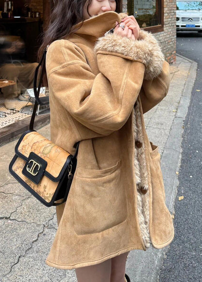 Gabardina bohemia de color caqui con forro polar en ambos lados para invierno