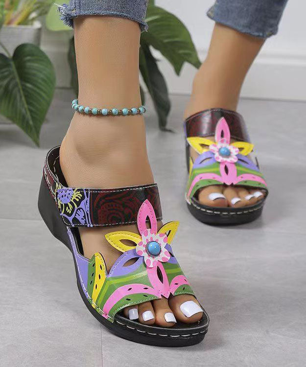 Böhmische Pfauenblaue Sandalen mit ausgehöhltem Spleißen und Keilabsatz