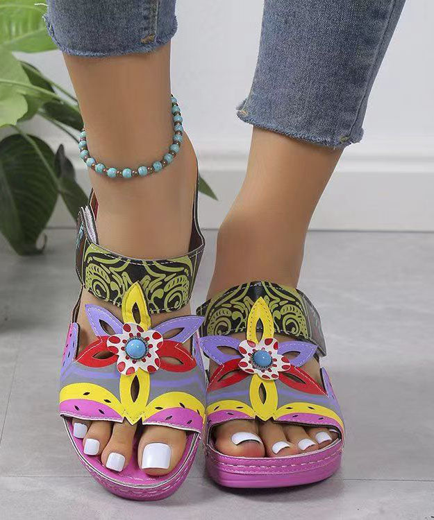 Böhmische Pfauenblaue Sandalen mit ausgehöhltem Spleißen und Keilabsatz