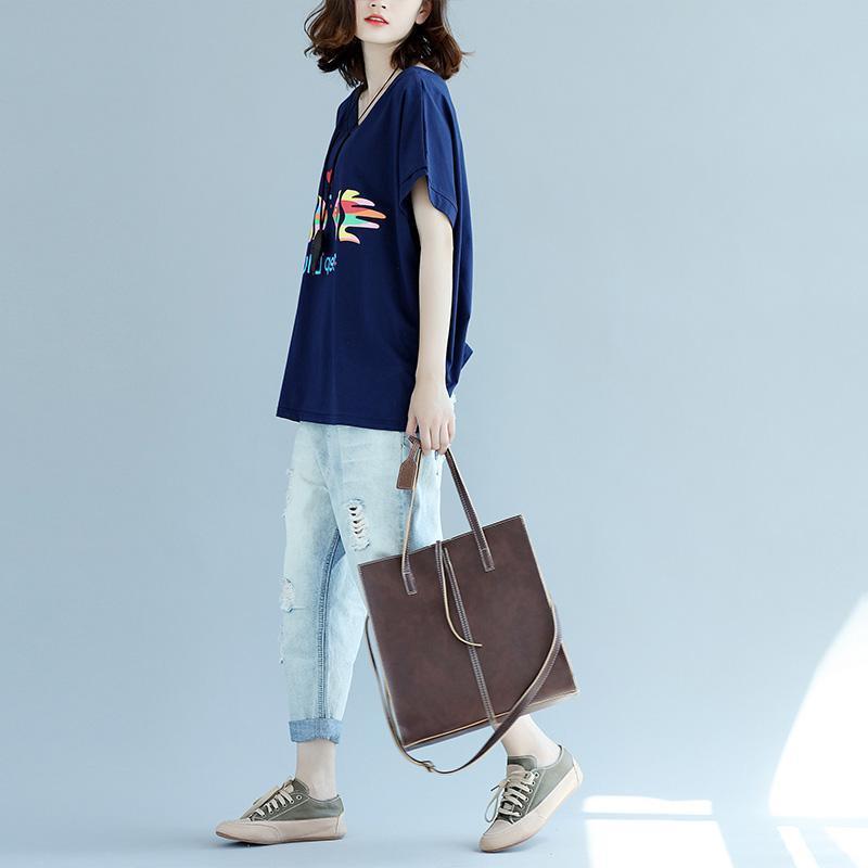 Böhmisches V-Ausschnitt-Fledermausärmel-Baumwolltunika-Muster. Tailliertes Nähen von blauen Oberteilen